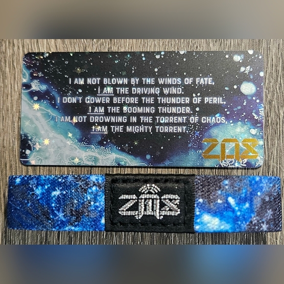ZOX "I AM THE STORM" #X154 HOLO Winter Wonders INTERACTIVE RARE GOLDIE WRISTBAND - Picture 3 of 8